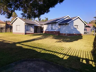 3 Bedroom House For Sale in Kempton Park - boW0.webp