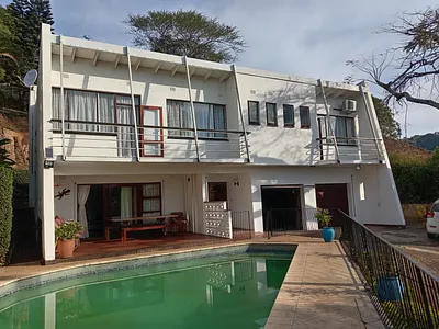 4 Bedroom House For Sale in Amanzimtoti - uwWM.webp