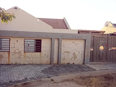 4 Bedroom House For Sale in Pretoria - 9EGU.webp