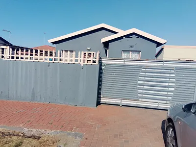 2 Bedroom House For Sale in Springs - 86vp.webp