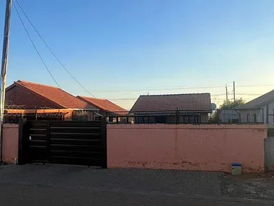 2 Bedroom House For Sale in Soshanguve - img
