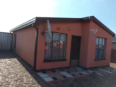 2 Bedroom House For Sale in Springs - oGuk.webp