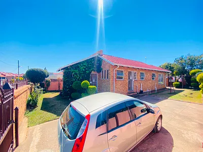 3 Bedroom House For Sale in Soshanguve - yvoF.webp