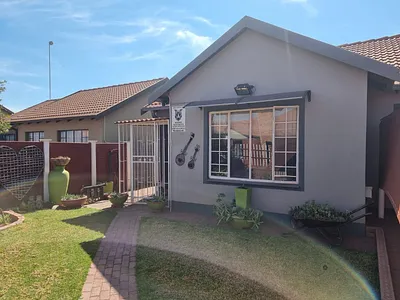 3 Bedroom House For Sale in Kathu - 4Jy2.webp