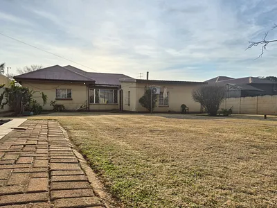 4 Bedroom House For Sale in Springs - 1sxb.webp
