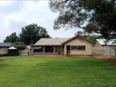 3 Bedroom House For Sale in Springs - BJdL.webp