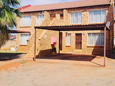 3 Bedroom Apartment For Sale in Akasia - LHeo.webp