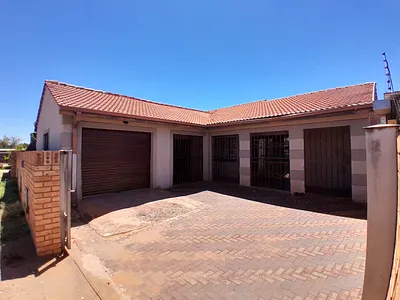 3 Bedroom House To Rent in Kathu - UJr6.webp