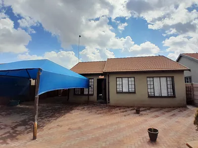 3 Bedroom House To Rent in Kathu - img