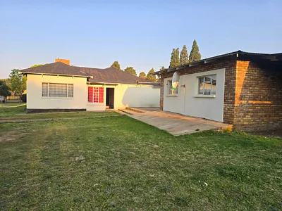 6 Bedroom House For Sale in Balfour - img