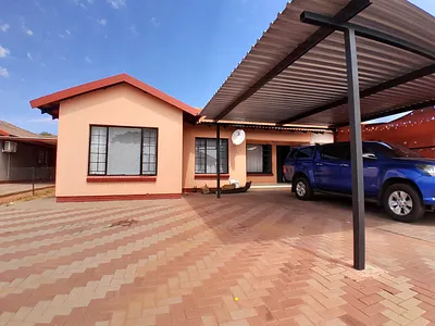 3 Bedroom House To Rent in Kathu - img