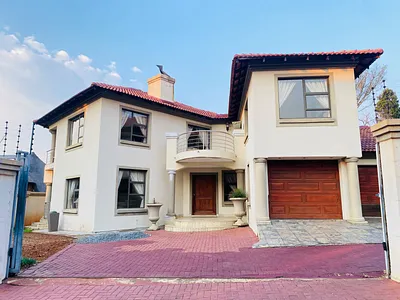 8 Bedroom House For Sale in Pretoria - iM6c.webp