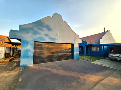 3 Bedroom House For Sale in Benoni - d40Z.webp
