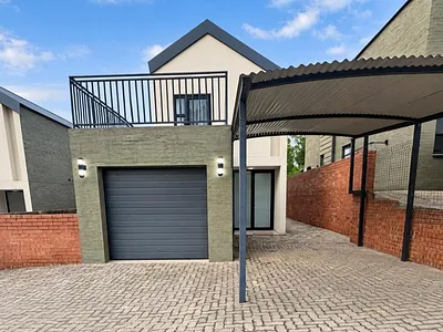 3 Bedroom Townhouse For Sale in Nelspruit - vZuA.webp