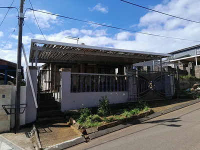 3 Bedroom House For Sale in Isipingo - FA0t.webp