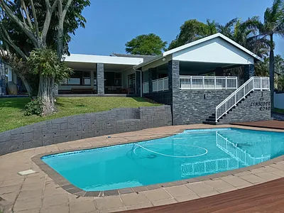 4 Bedroom House For Sale in Amanzimtoti - lQlX.webp