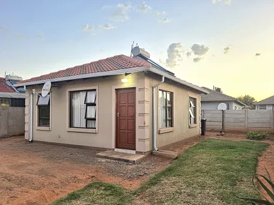 2 Bedroom House For Sale in Benoni - shxz.webp