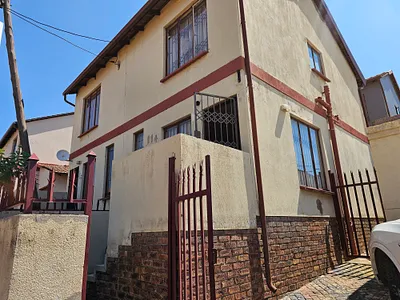 2 Bedroom House For Sale in Pretoria - CW7y.webp