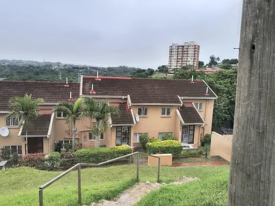 3 Bedroom Apartment For Sale in Durban - X0sR.webp