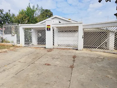 4 Bedroom House For Sale in Kempton Park - aMIP.webp