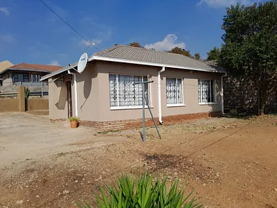 3 Bedroom House For Sale in Pretoria - rAvY.webp