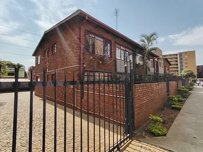 2 Bedroom Apartment For Sale in Pretoria - W04n.webp