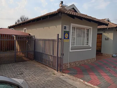 3 Bedroom Townhouse For Sale in Polokwane - QhOR.webp