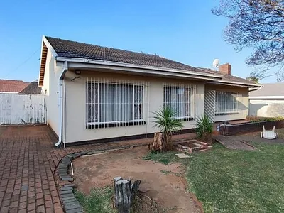 3 Bedroom House For Sale in Springs - V4Go.webp