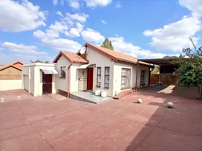 2 Bedroom House For Sale in Pretoria - pVqi.webp