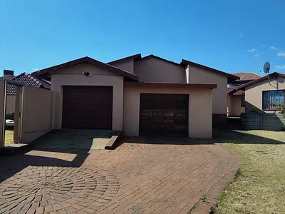 3 Bedroom House For Sale in Kempton Park - W1EC.webp