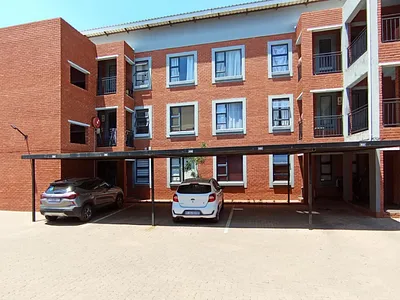 3 Bedroom Apartment For Sale in Roodepoort - JcQs.webp