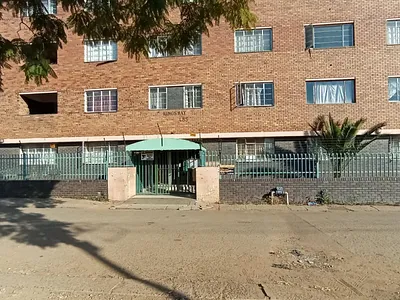 2 Bedroom Apartment For Sale in Pretoria - 1ISu.webp