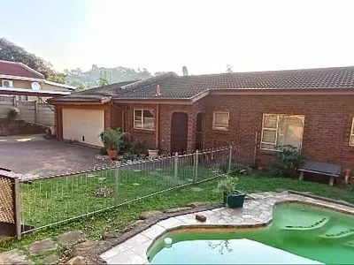 3 Bedroom House For Sale in Amanzimtoti - VVPs.webp