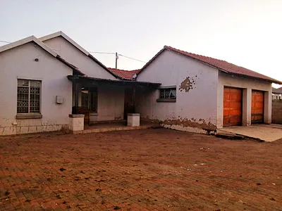 5 Bedroom House For Sale in Ermelo - x74M.webp