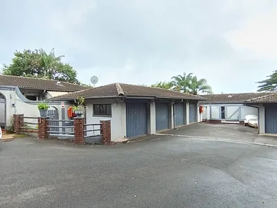 2 Bedroom House For Sale in Amanzimtoti - QDeC.webp