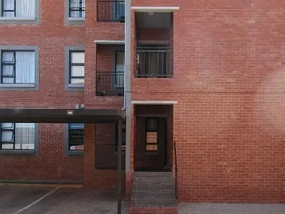2 Bedroom Apartment For Sale in Roodepoort - jt68.webp