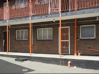 2 Bedroom Apartment For Sale in Krugersdorp - ZGp2.webp