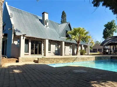 4 Bedroom House For Sale in Benoni - DGcF.webp