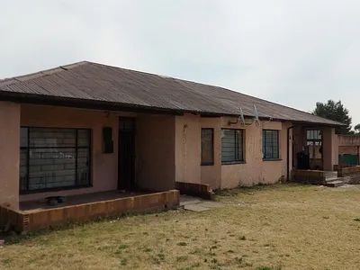 7 Bedroom House For Sale in Benoni - P0sL.webp