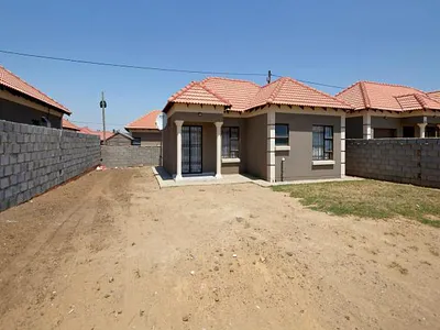 3 Bedroom House For Sale in Ermelo - img