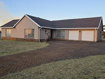 3 Bedroom House For Sale in Balfour - img