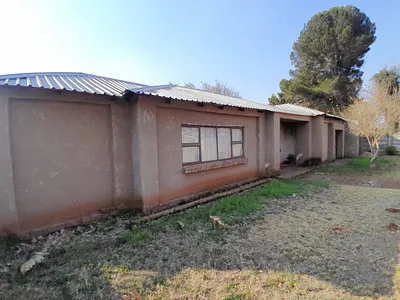 3 Bedroom House For Sale in Carletonville - JlYI.webp