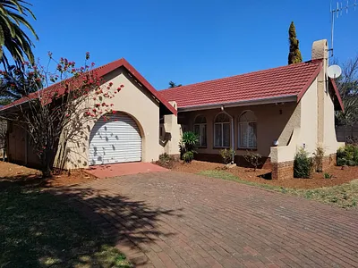 3 Bedroom House For Sale in Kempton Park - 2pua.webp