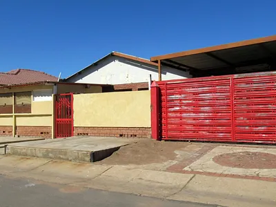 2 Bedroom House For Sale in Soshanguve - ROU5.webp