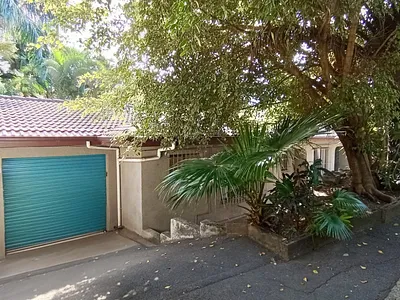 3 Bedroom House For Sale in Amanzimtoti - UY1n.webp