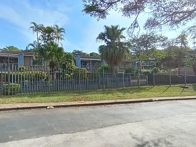 3 Bedroom Townhouse For Sale in Amanzimtoti - 7EWc.webp