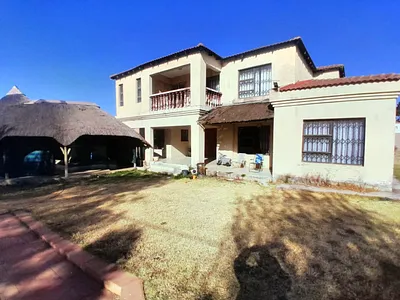 5 Bedroom House To Rent in Randfontein - isyL.webp
