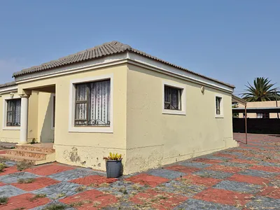 5 Bedroom House For Sale in Benoni - A4oO.webp