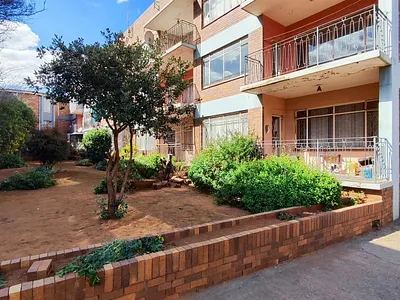2 Bedroom Apartment For Sale in Vanderbijlpark - VrO1.webp