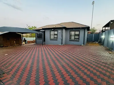 3 Bedroom House To Rent in Roodepoort - Cv2K.webp